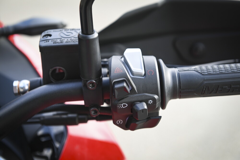 Moto Morini X-Cape 700: le foto della "Comparativa crossover cinesi"