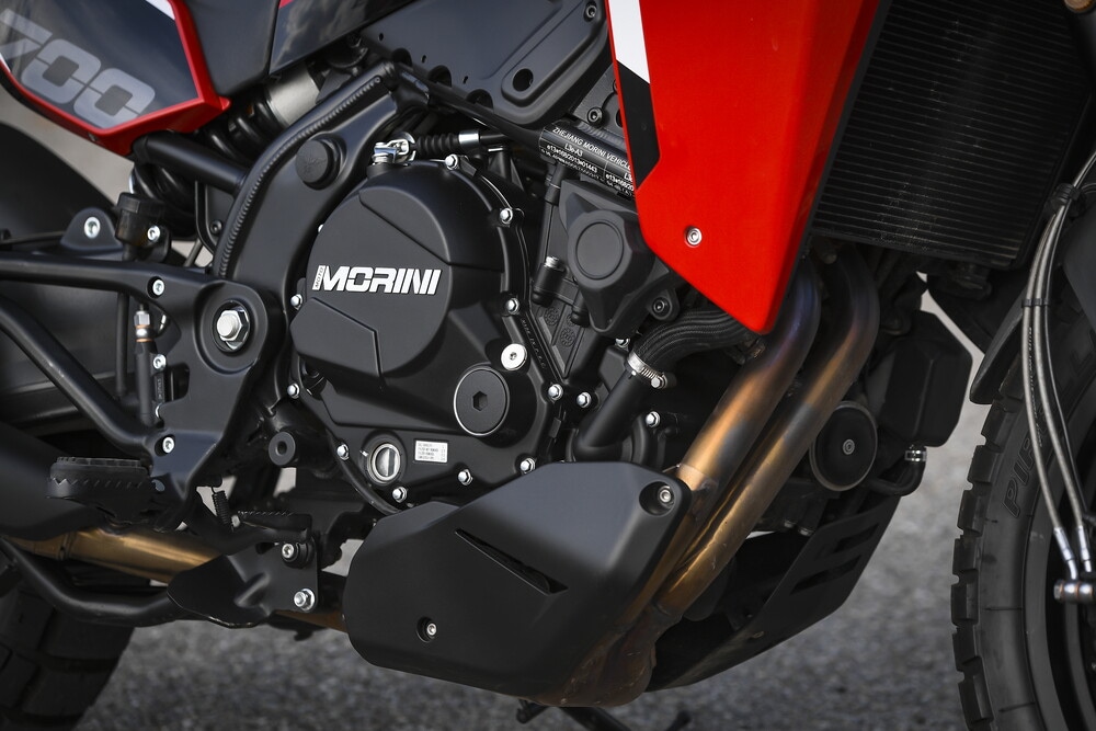 Moto Morini X-Cape 700: le foto della "Comparativa crossover cinesi"
