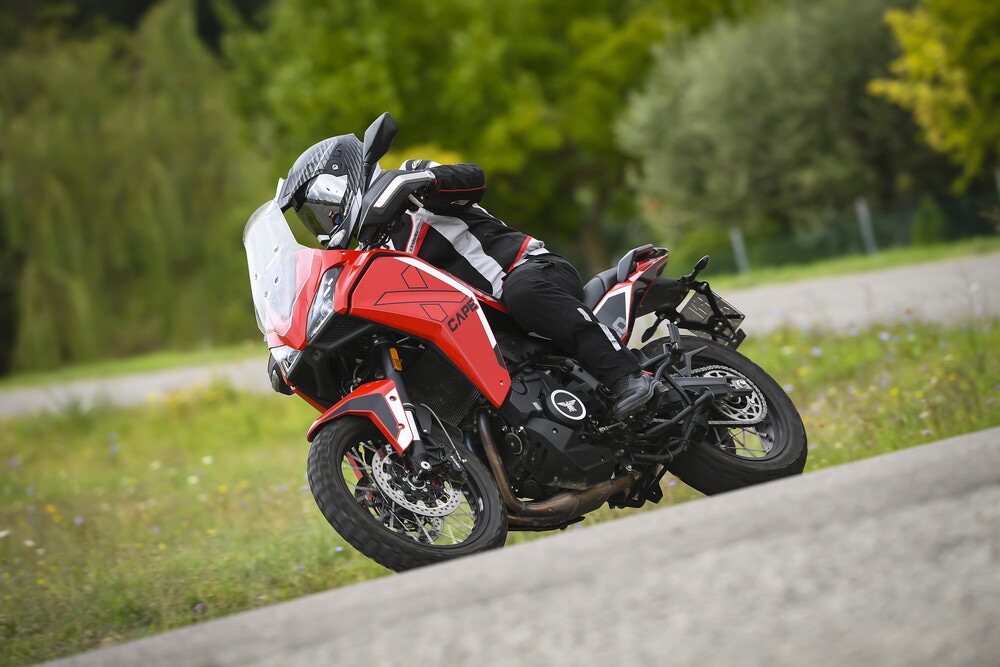 Moto Morini X-Cape 700: le foto della "Comparativa crossover cinesi"