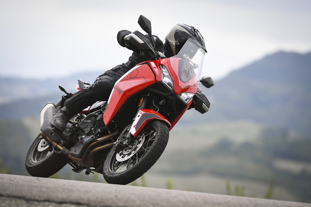 Moto Morini X-Cape 700: le foto della "Comparativa crossover cinesi"