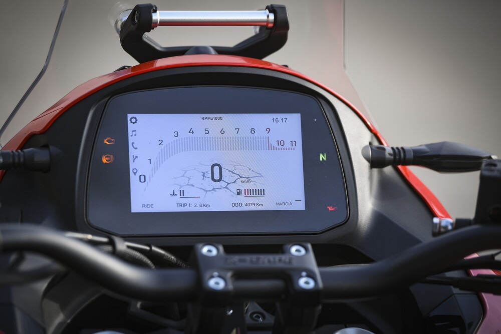 Moto Morini X-Cape 700: le foto della "Comparativa crossover cinesi"