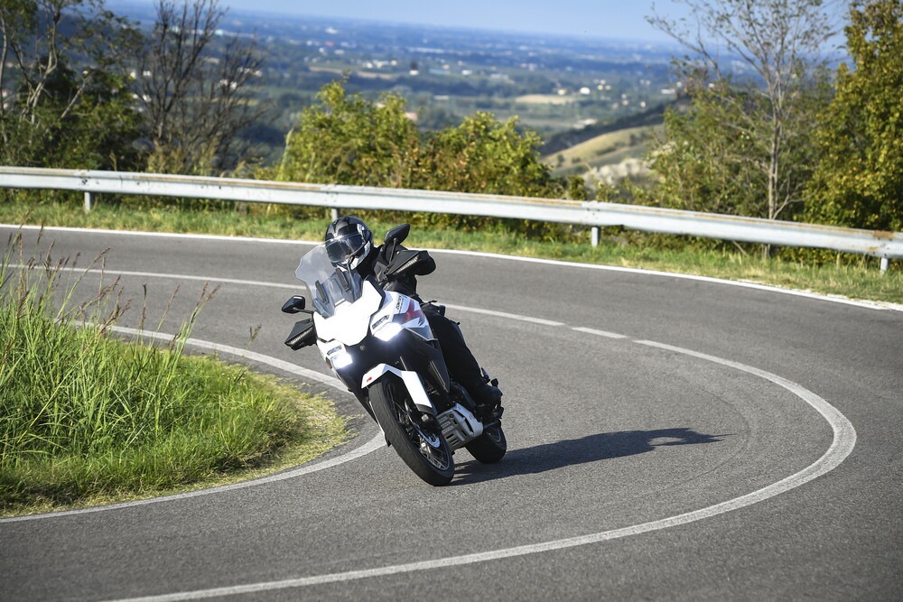 Zontes ZT703-F: le foto della "Comparativa crossover cinesi"