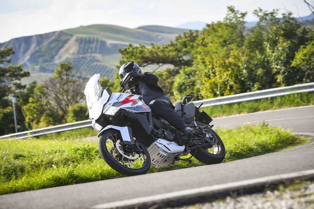 Zontes ZT703-F: le foto della "Comparativa crossover cinesi"