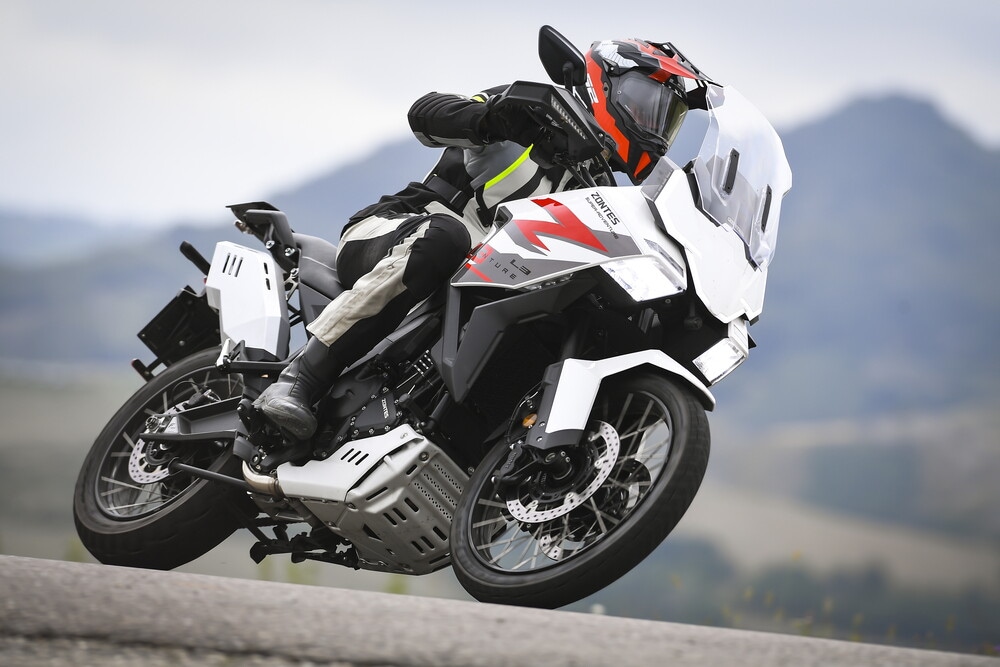 Zontes ZT703-F: le foto della "Comparativa crossover cinesi"