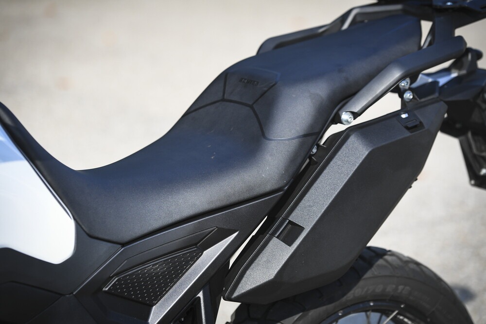 Zontes ZT703-F: le foto della "Comparativa crossover cinesi"