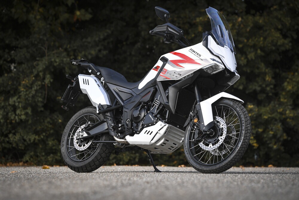 Zontes ZT703-F: le foto della "Comparativa crossover cinesi"