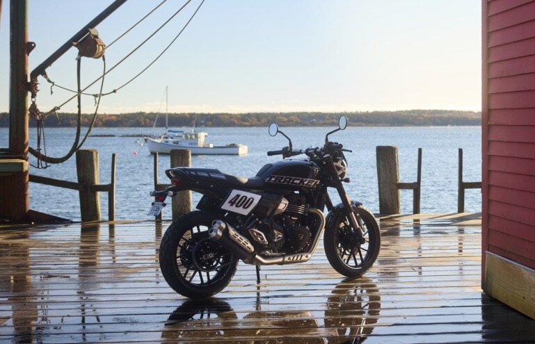 Triumph Tracker 400: le foto della nuova media ispirata al flat track