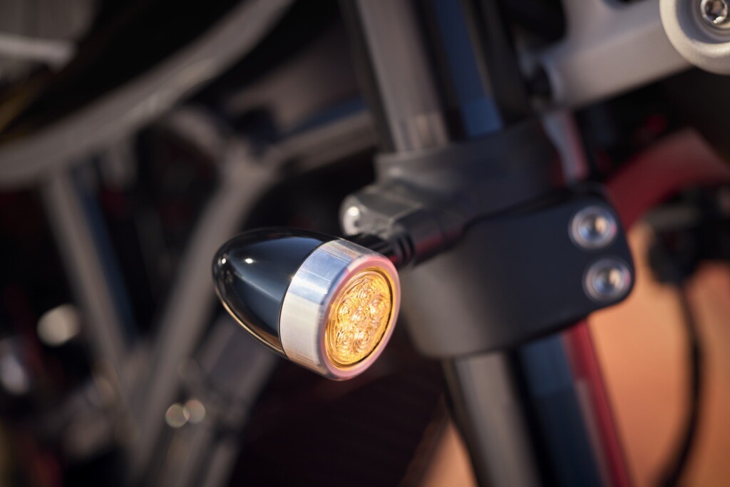 Triumph Tracker 400: le foto della nuova media ispirata al flat track