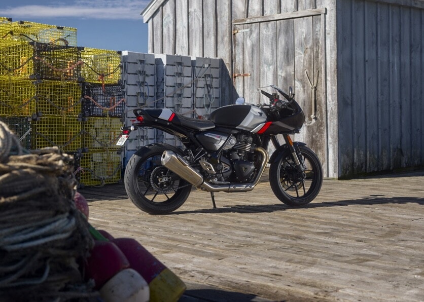 Triumph Thruxton 400: le foto della novità per patente A2