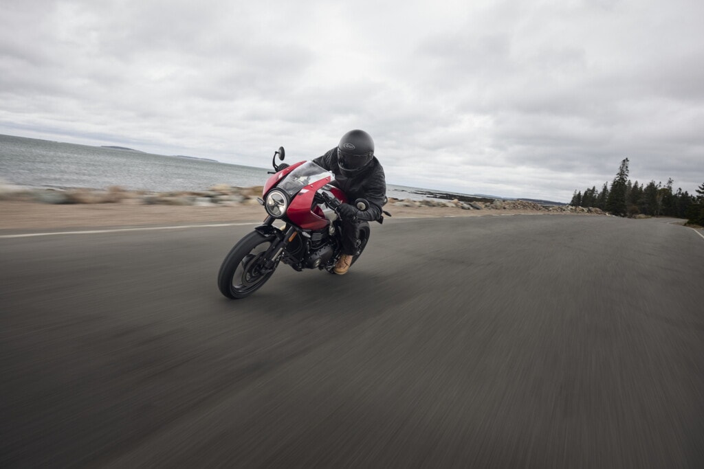 Triumph Thruxton 400: le foto della novità per patente A2