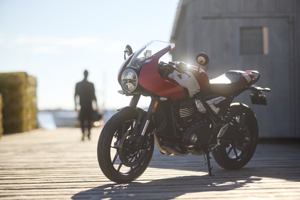 Triumph Thruxton 400: le foto della novità per patente A2