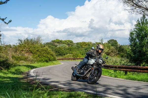 Honda GB350S: le opinioni di InMoto "fuori dai denti"