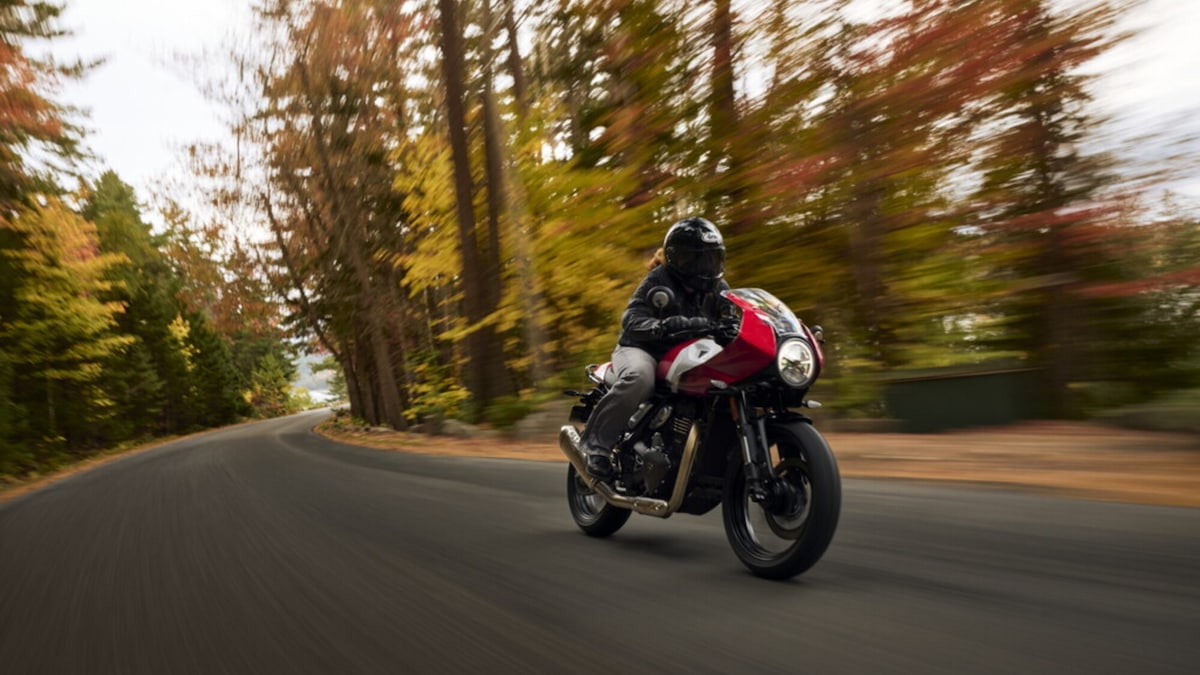 Triumph Tracker 400 e Thruxton 400: due anime, una nuova era “middle classic”