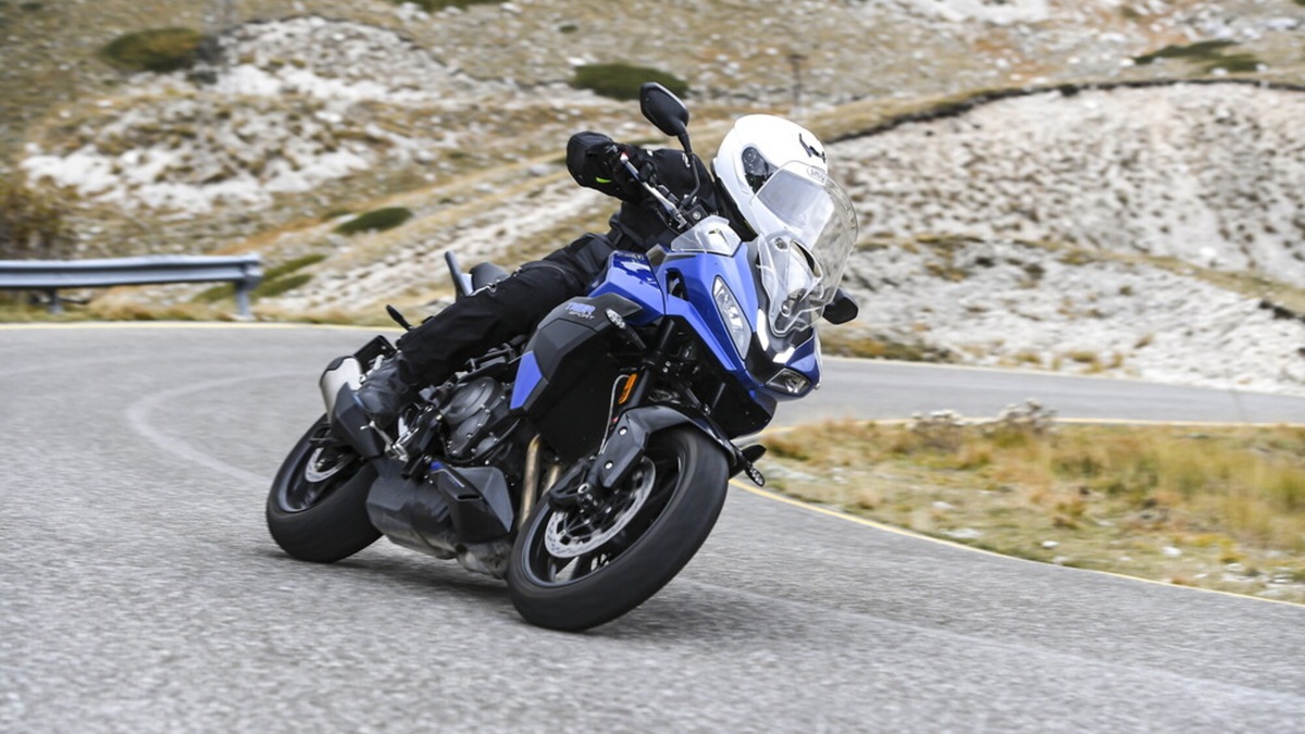 Triumph Tiger Sport 800: le foto della "Comparativa crossover stradali"