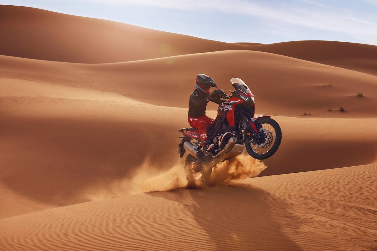 Honda Africa Twin 2026: continuità tecnica, nuovo aspetto estetico