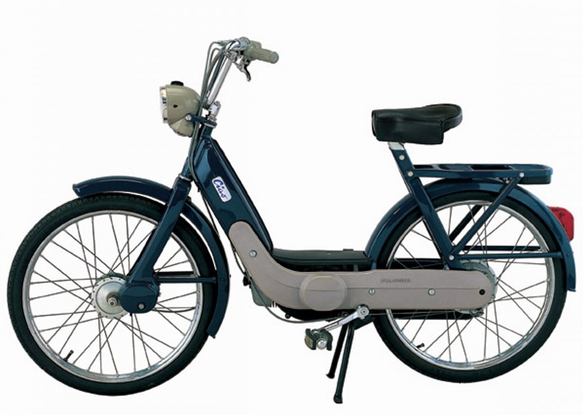 Cinquantini anni ’70: le foto di quando il motorino era libertà