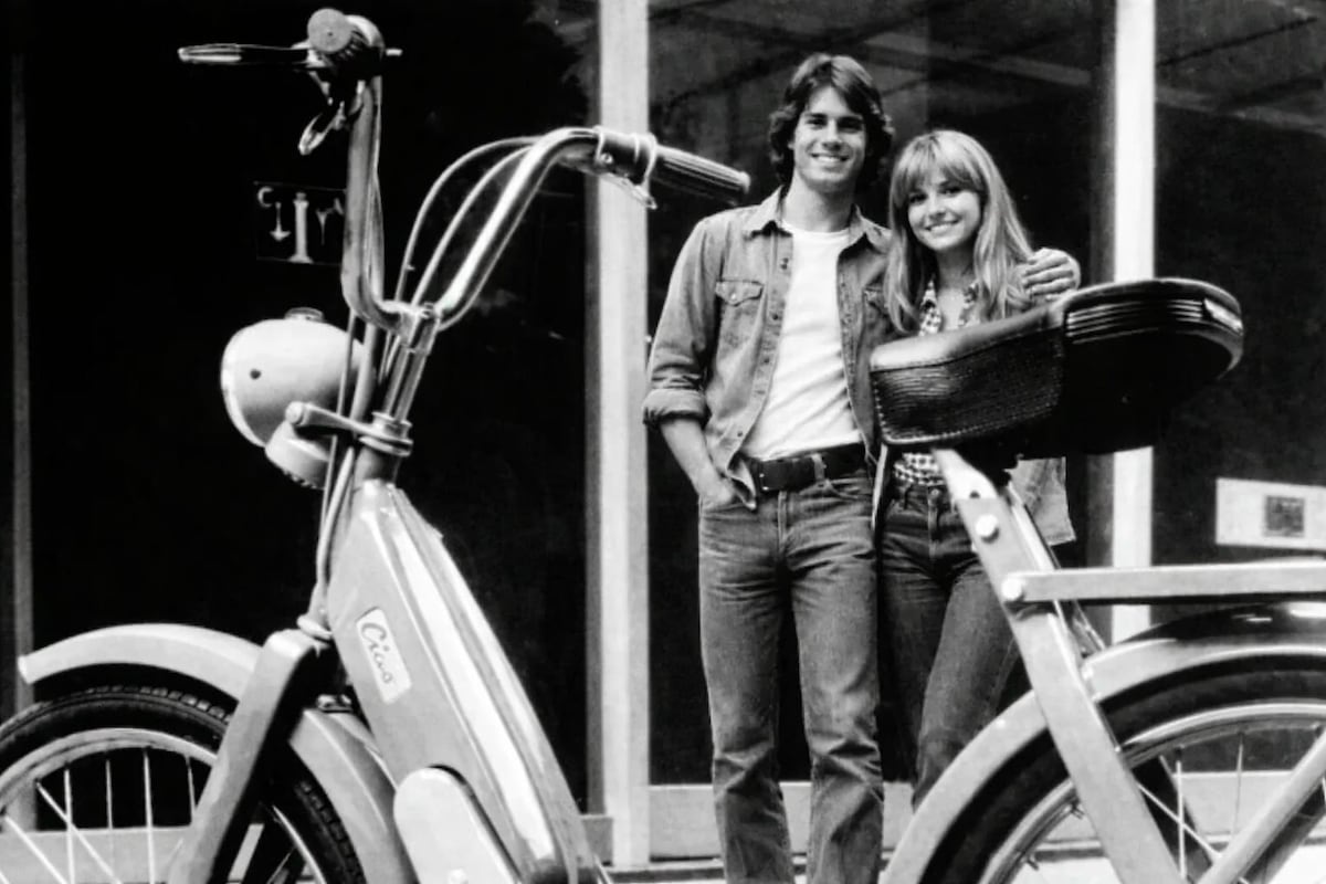 Cinquantini anni ’70: le foto di quando il motorino era libertà