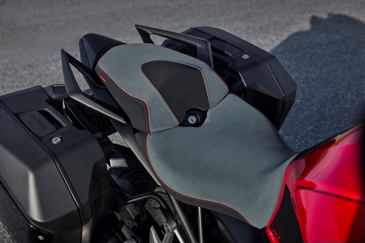 Honda CB1000GT: focus sui dettagli | FOTO