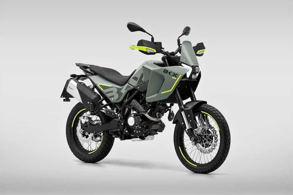 Le foto delle nuove Benelli BKX 125 e BKX 125 S: design, dettagli e stile
