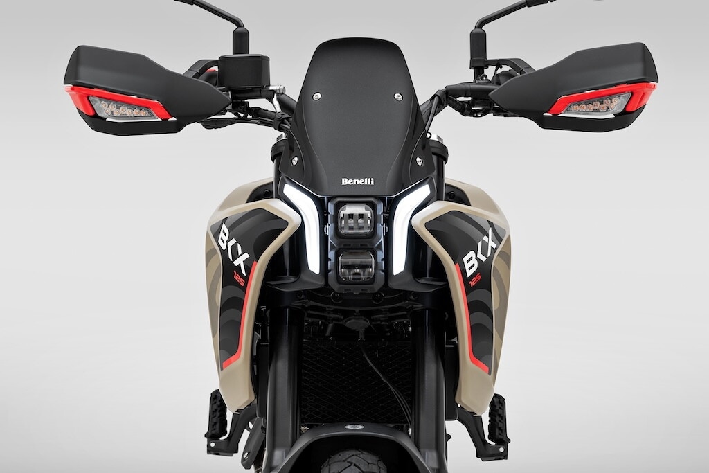 Le foto delle nuove Benelli BKX 125 e BKX 125 S: design, dettagli e stile