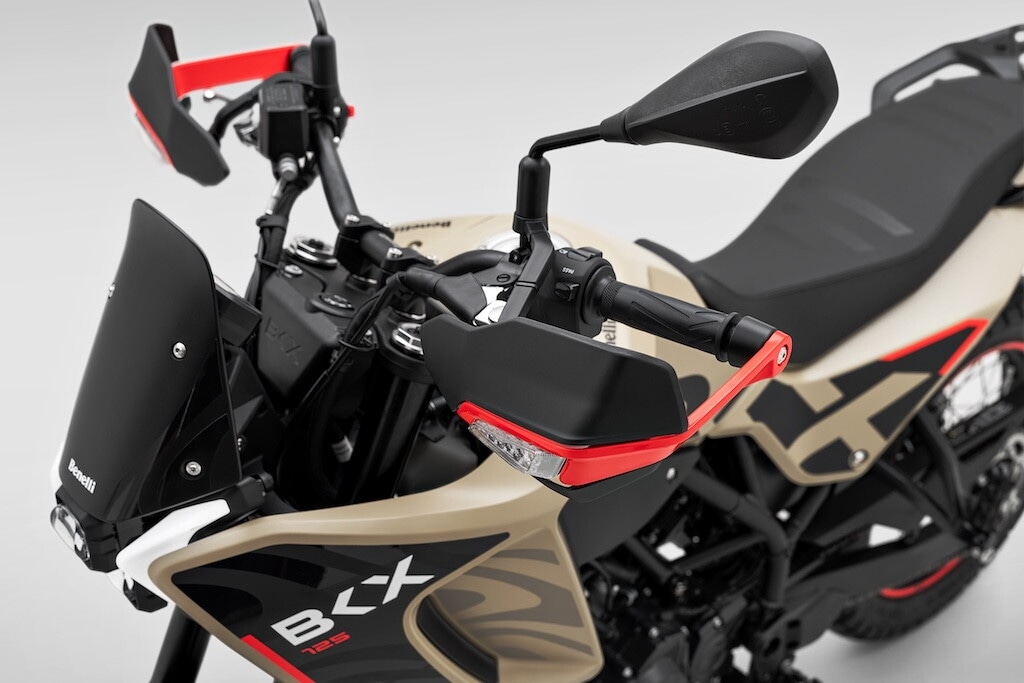Le foto delle nuove Benelli BKX 125 e BKX 125 S: design, dettagli e stile