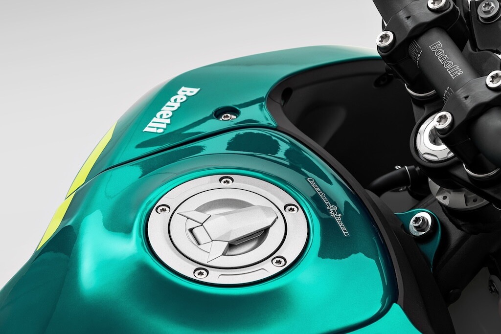 Le foto delle nuove Benelli BKX 125 e BKX 125 S: design, dettagli e stile