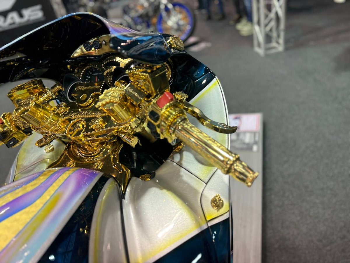 Più oro che benzina: ecco la Suzuki Hayabusa da 500.000 euro