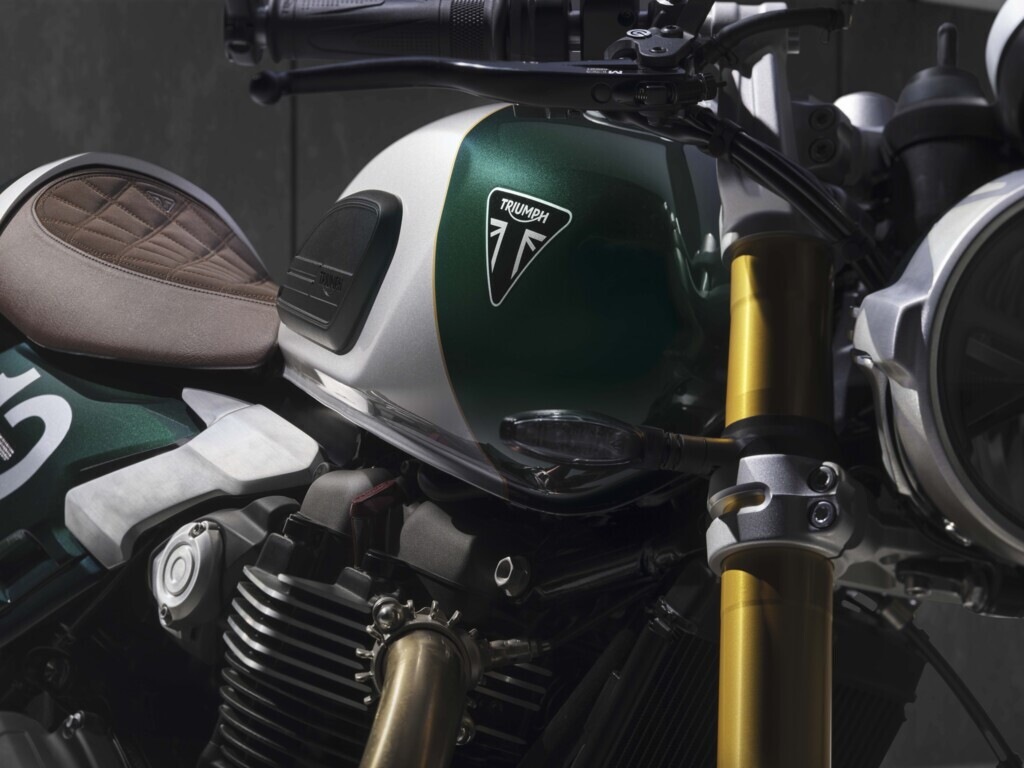 Le foto della nuova Triumph Speed Twin 1200 Café Racer Edition: stile café racer 