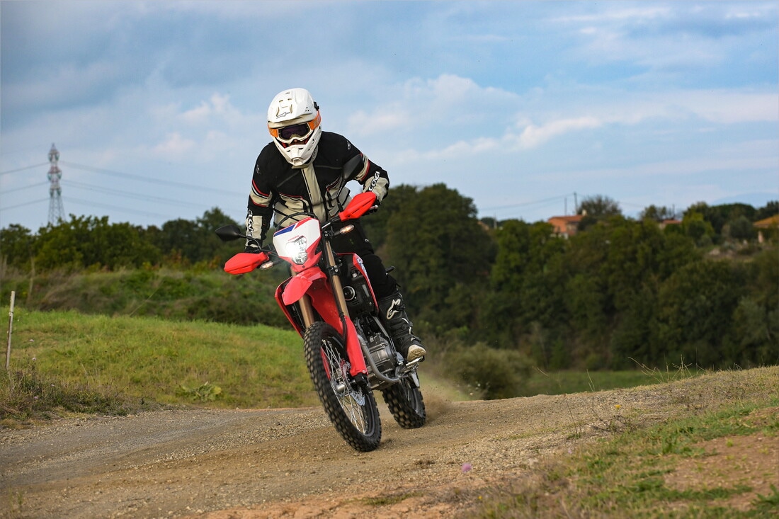 Honda CRF300L: le foto della comparativa dual