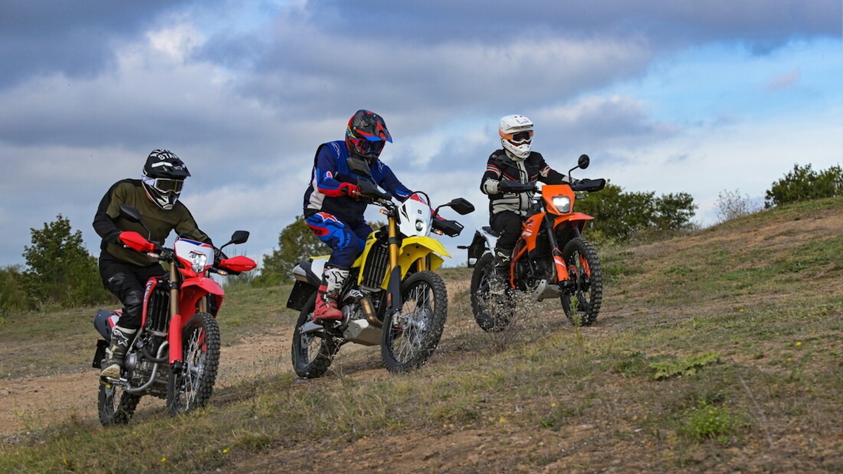 Honda CRF300L vs KTM 390 Enduro R vs Suzuki DR-Z4S: le migliori foto della comparativa dual purpose