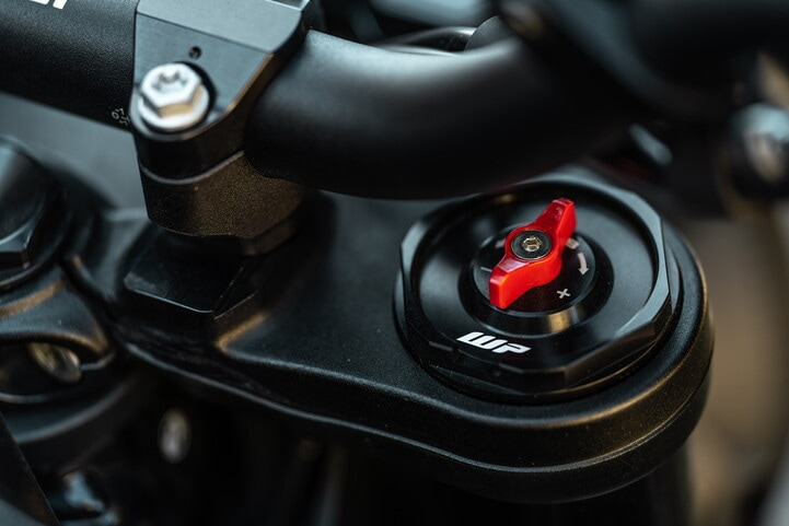 Husqvarna Svartpilen 801 L: focus sui dettagli | FOTO