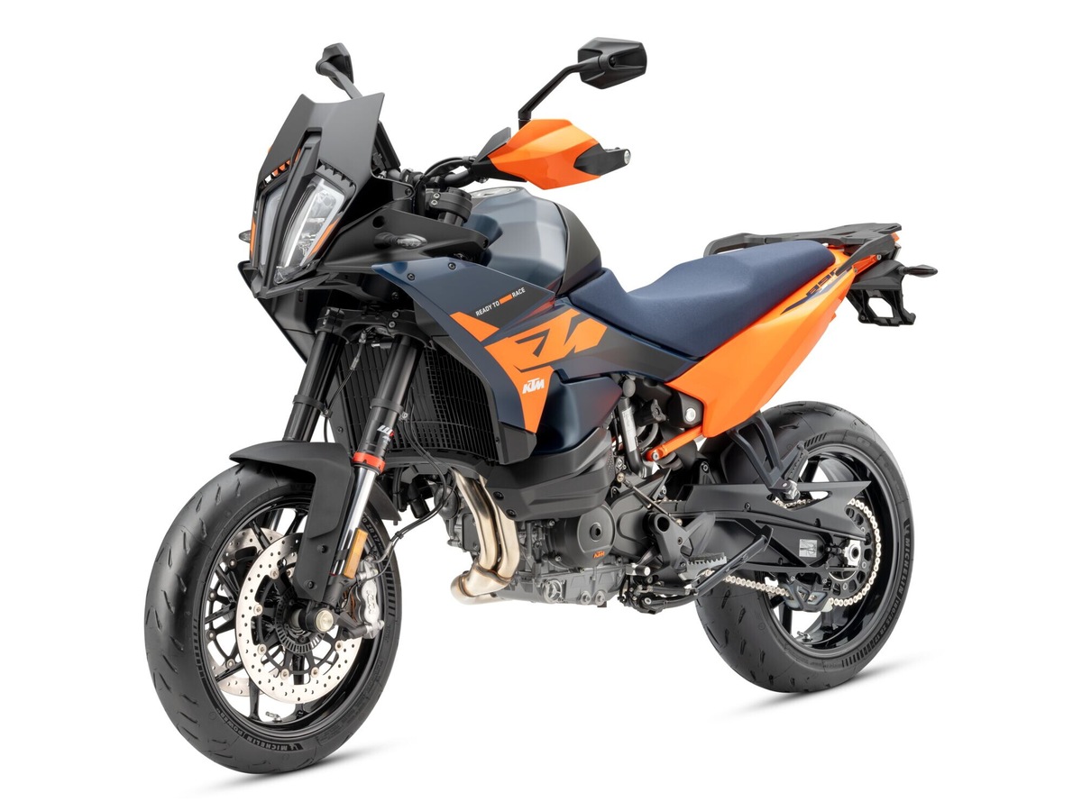 KTM 890 SMT: le foto della versione 2026