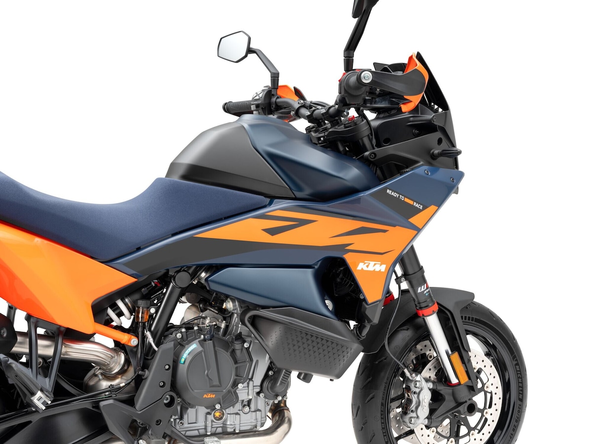 KTM 890 SMT: le foto della versione 2026