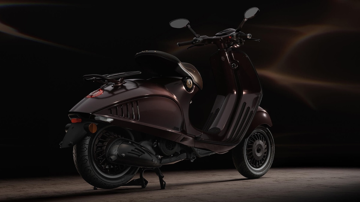 Vespa 946 Horse: le foto che mostrano come l’eleganza equestre prenda forma