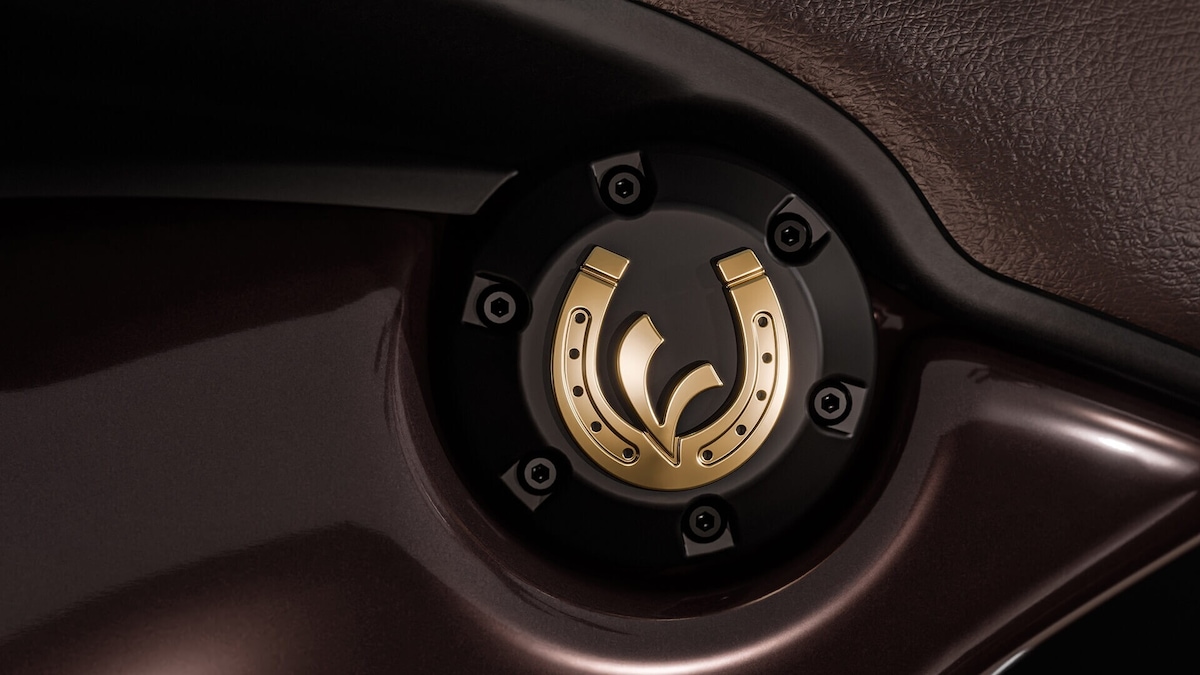 Vespa 946 Horse: le foto che mostrano come l’eleganza equestre prenda forma