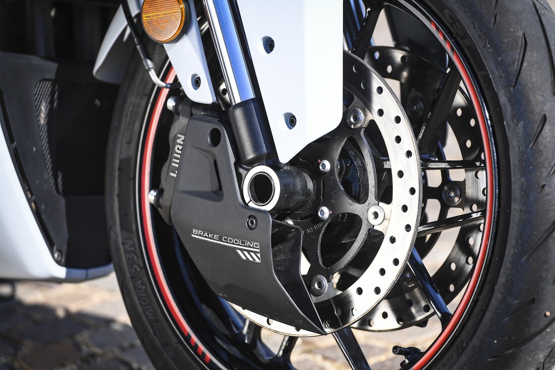 CFMOTO 675 SR-R: le foto della comparativa delle sportive cinesi