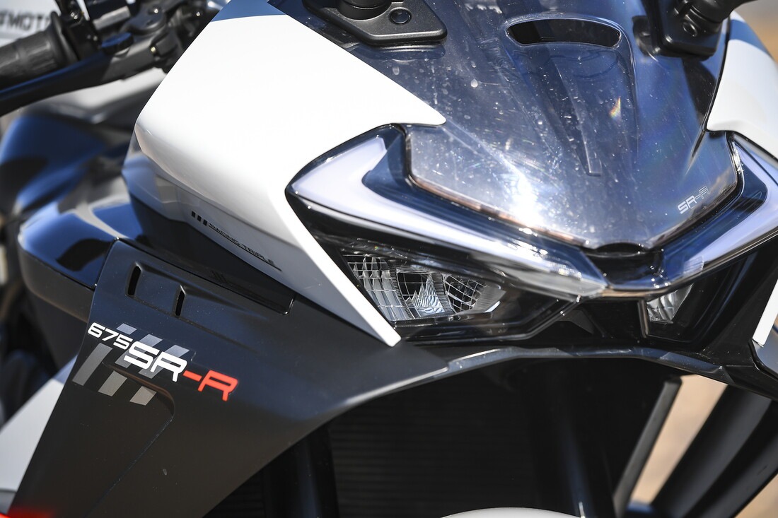 CFMOTO 675 SR-R: le foto della comparativa delle sportive cinesi