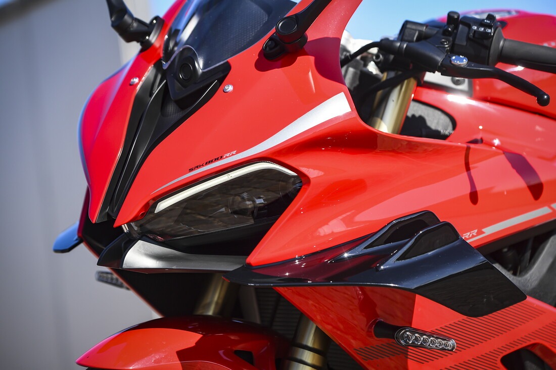 QJ Motor SRK 800 RR : le foto della comparativa delle sportive cinesi