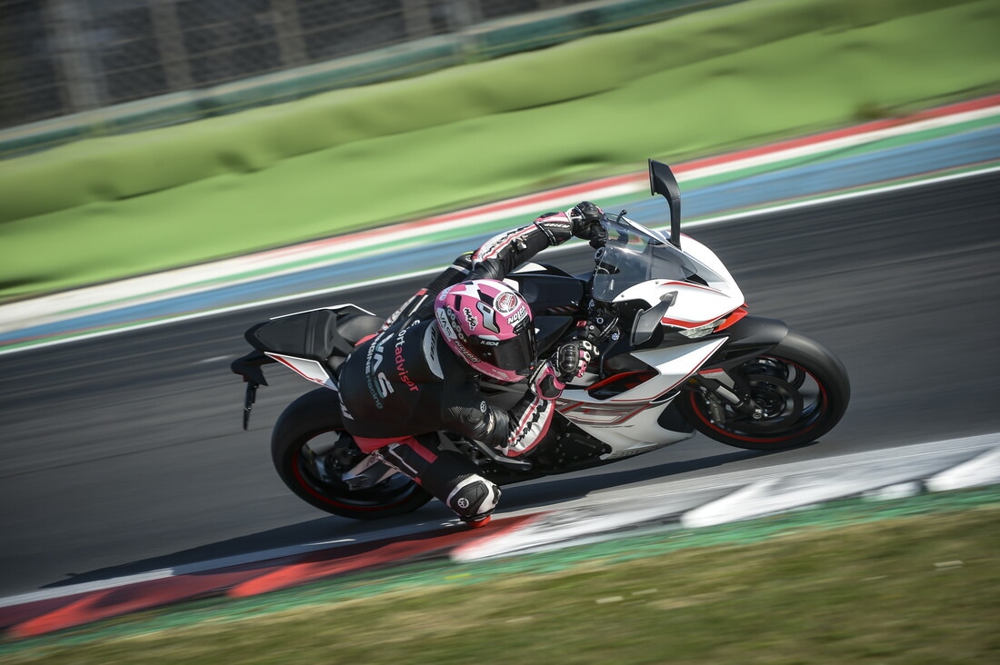 Zontes 703 RR : le foto della comparativa delle sportive cinesi