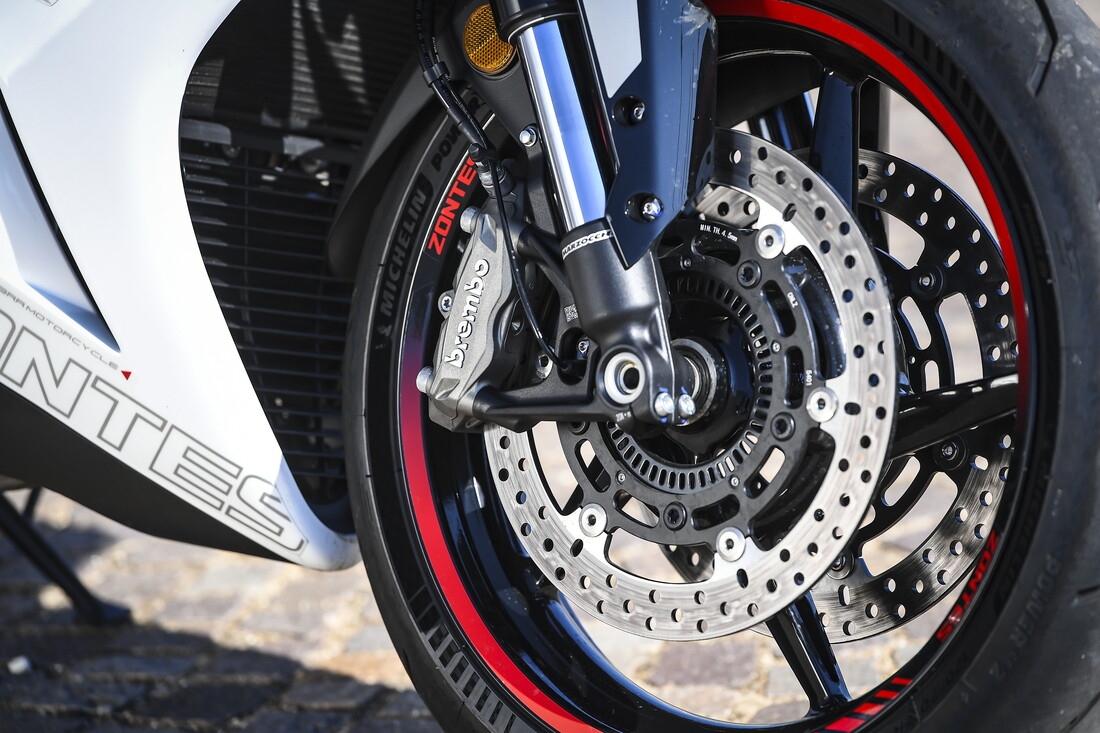 Zontes 703 RR : le foto della comparativa delle sportive cinesi