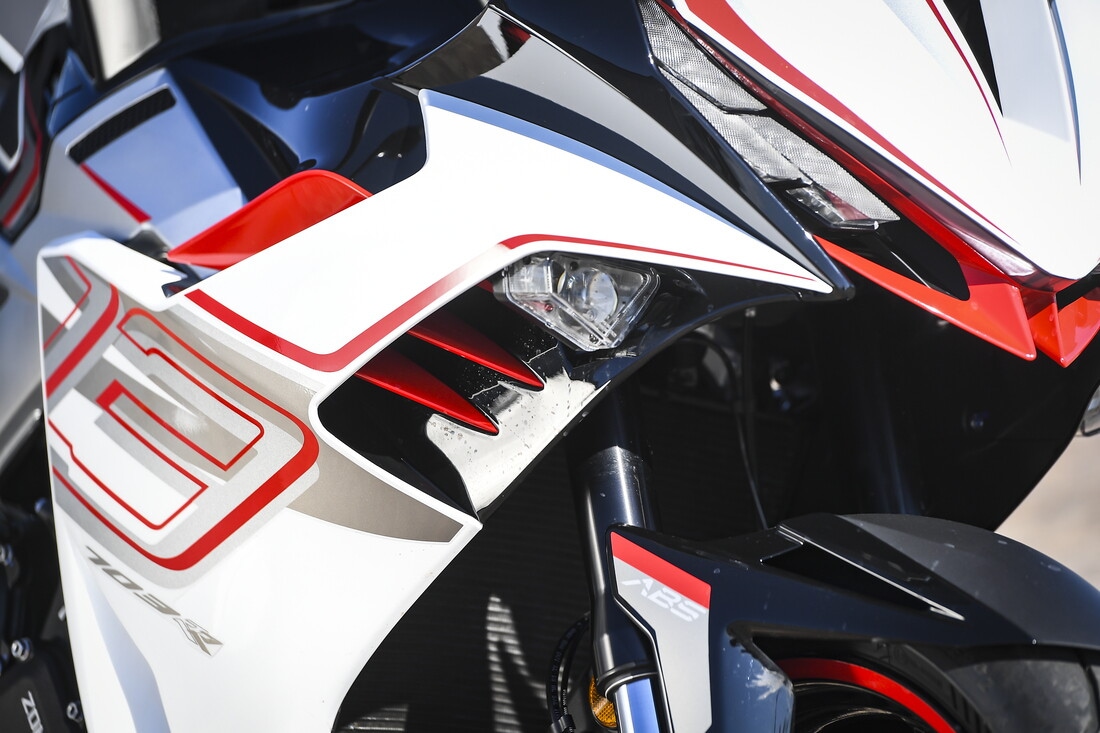 Zontes 703 RR : le foto della comparativa delle sportive cinesi