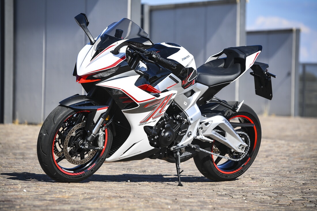 Zontes 703 RR : le foto della comparativa delle sportive cinesi