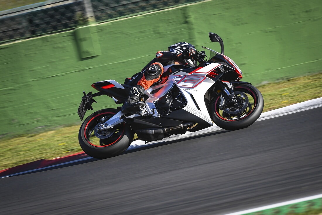 Zontes 703 RR : le foto della comparativa delle sportive cinesi