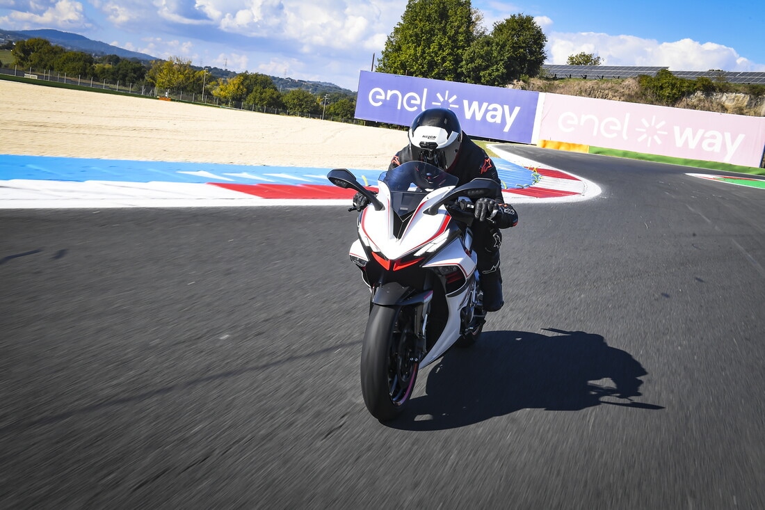 Zontes 703 RR : le foto della comparativa delle sportive cinesi