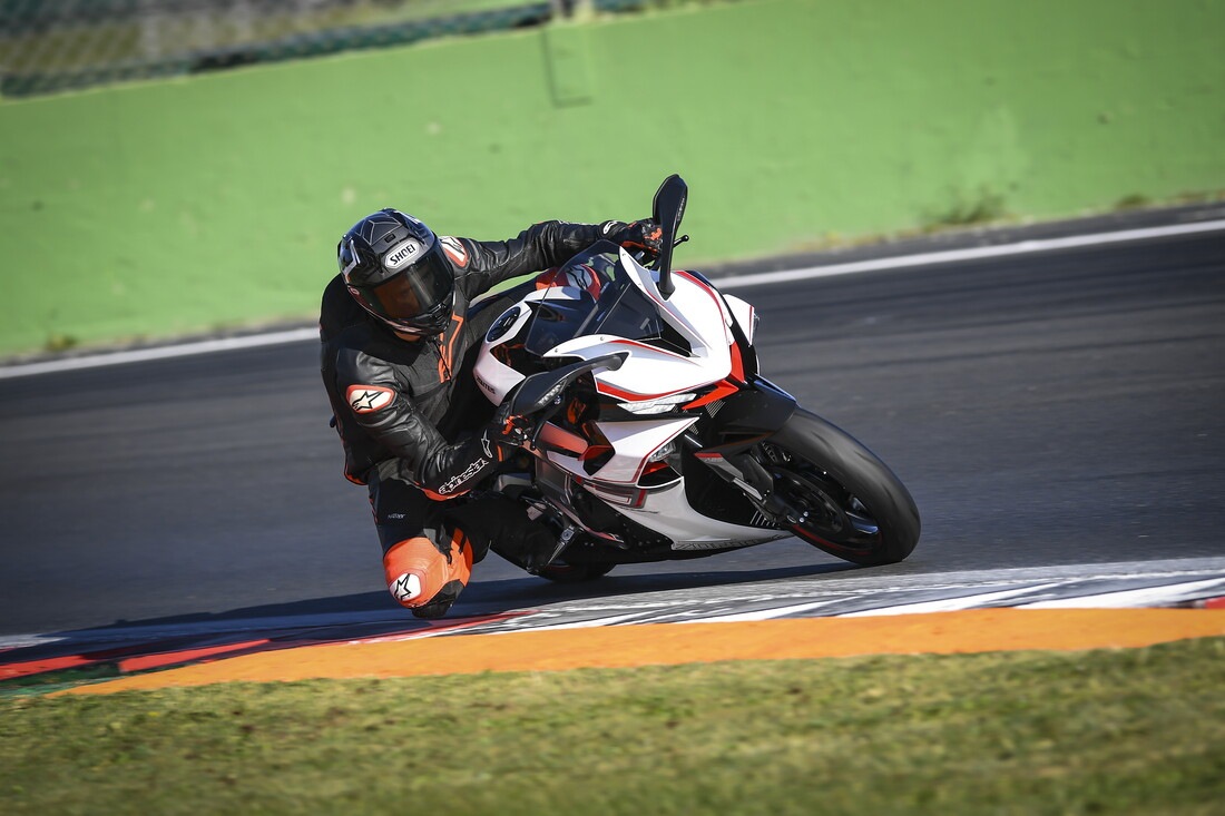 Zontes 703 RR : le foto della comparativa delle sportive cinesi