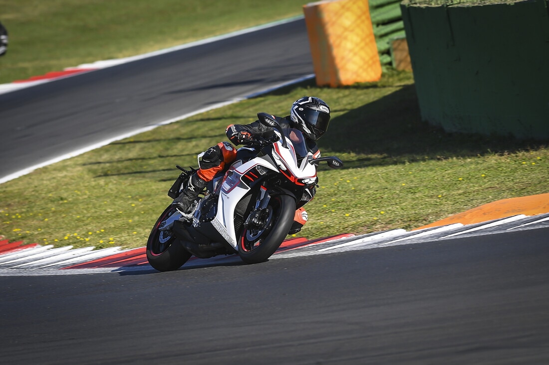 Zontes 703 RR : le foto della comparativa delle sportive cinesi