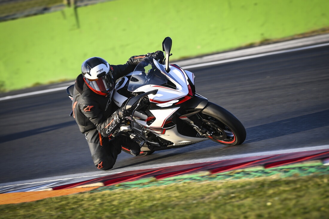 Zontes 703 RR : le foto della comparativa delle sportive cinesi