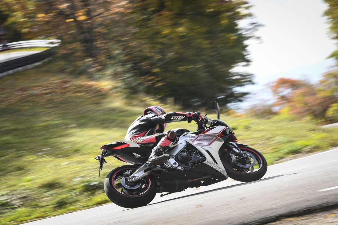 Zontes 703 RR : le foto della comparativa delle sportive cinesi