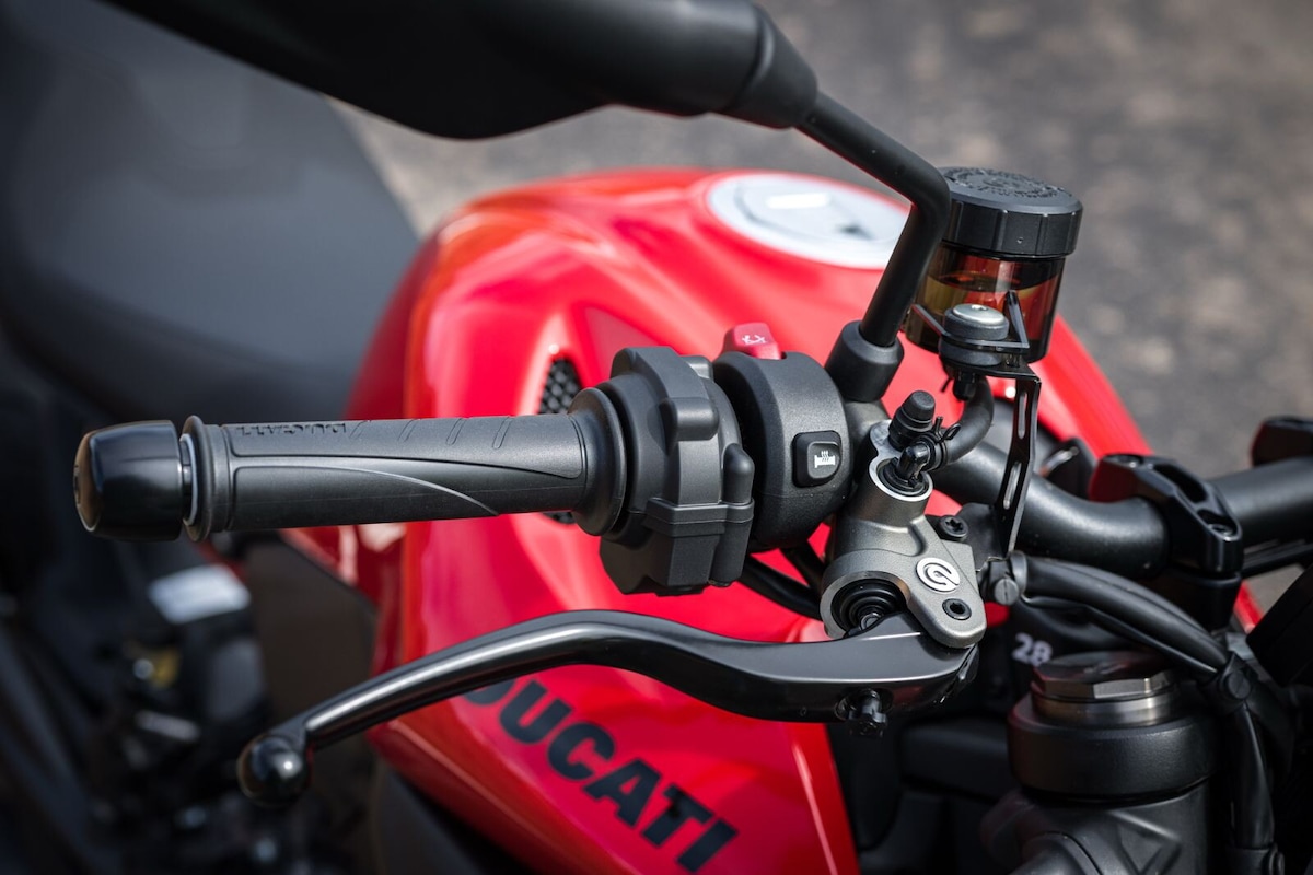 Ducati Monster: le foto della prova