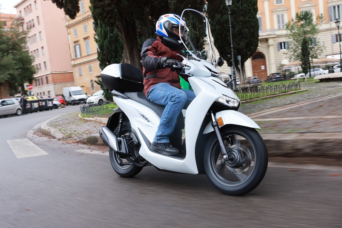 Honda SH125/150i 2026: le foto del test